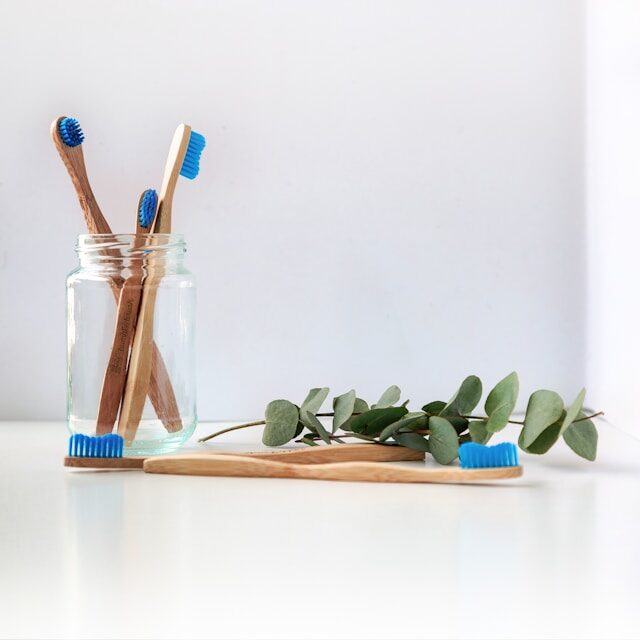 toothbrushes with blue bristles